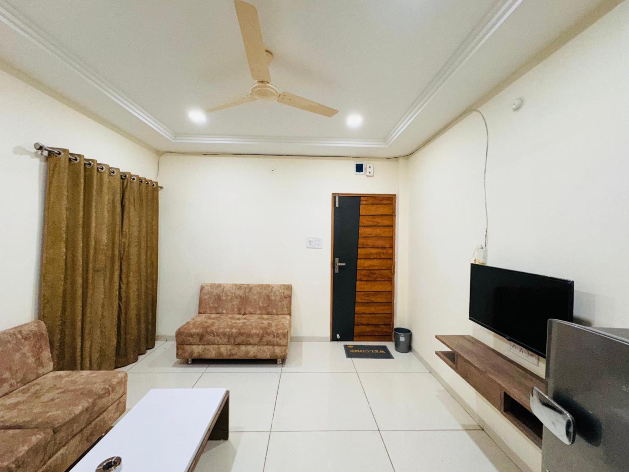 Home Escape 1Bhk Apartment Near Bombay Hospital Индор Екстериор снимка